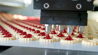 produktionslinje för små bakverk som tillverkas